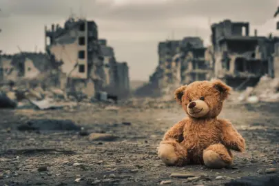 a poignant image of a war torn landscape featuring 6ILxD V9TmapWhlmZG3Bwg Nd d Fu7TwCVQH4FAsY60A