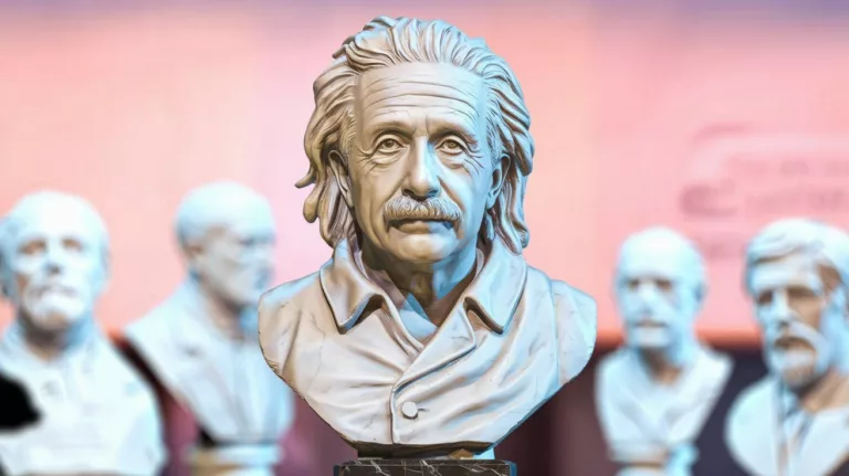 a beautiful bust of albert einstein with a thought 8NQDJuMcRRKzdKdagDklgw 4Ug aaMfQWiXnzamYBjAlA