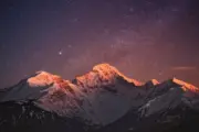 a photo of a beautiful mountain range with snow co 2J2amyNORoSuumfNlbL3eA iit8796 Rv DaSxmXesfGw
