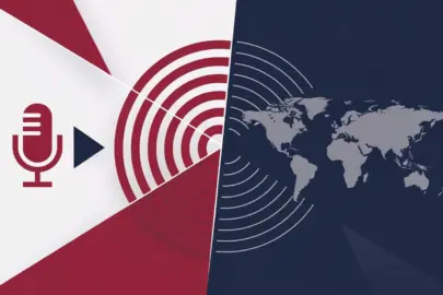 a split composition with a central fract WpOZ4eTDRBC6gpdAhdBUWw D1CpJuh3T8Co5gFRwHpLhg