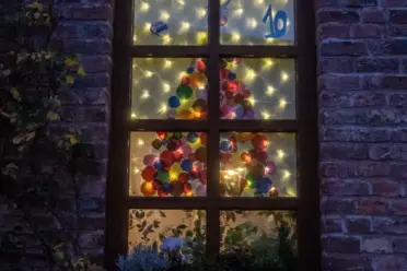 Alt-Kaster: Adventsfenster gucken – auch schon fast eine Tradition