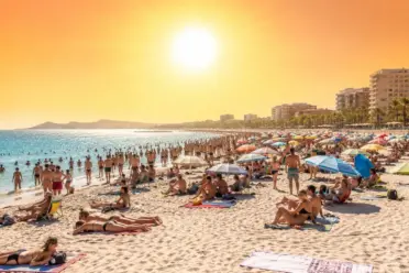 sonnenhitze alter urlaub hitzeperiode